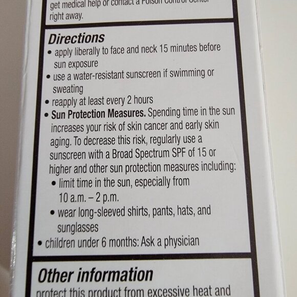 Eltamd UV Daily Broad Spectrum SPF 40 Sunscreen Elta Md NIB Tint and No Tint - Picture 3 of 6